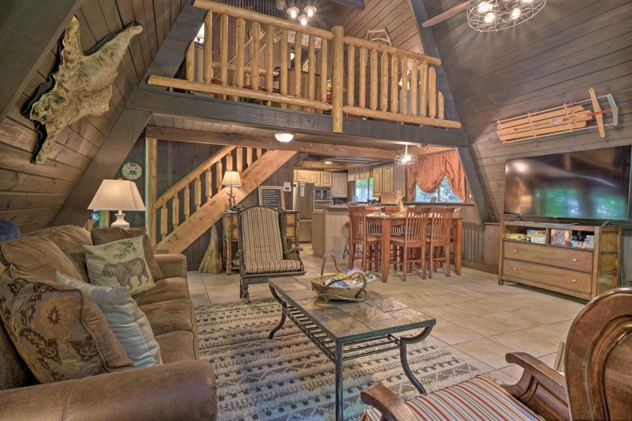 Snuggle Inn In The Heart Of Chalet Village! แกตลิงเบิร์ก ภายนอก รูปภาพ