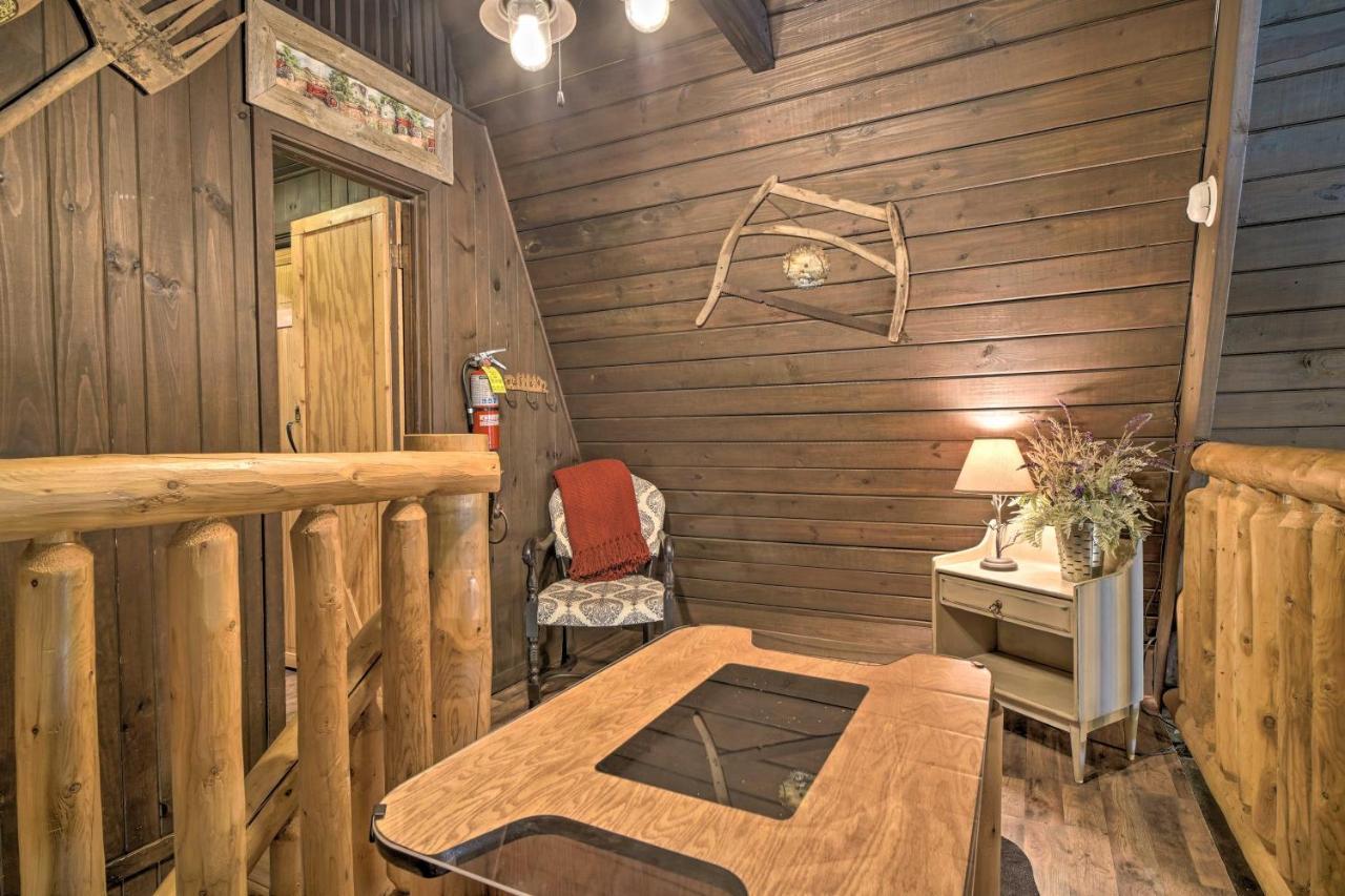 Snuggle Inn In The Heart Of Chalet Village! แกตลิงเบิร์ก ภายนอก รูปภาพ